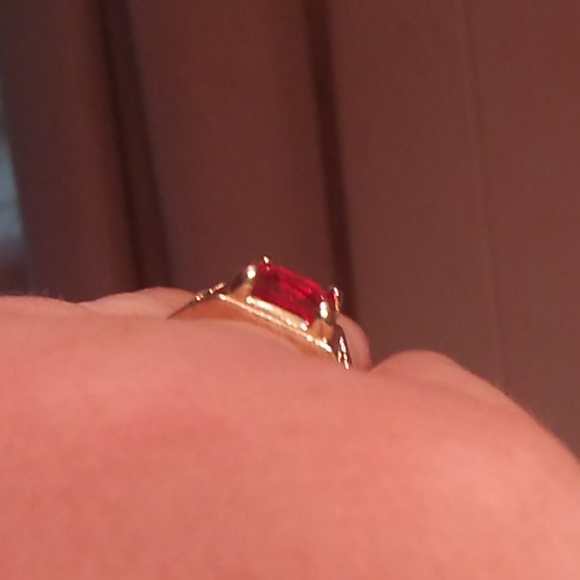 Fashion ruby and 18k gold filled ring - Picture 6 of 7